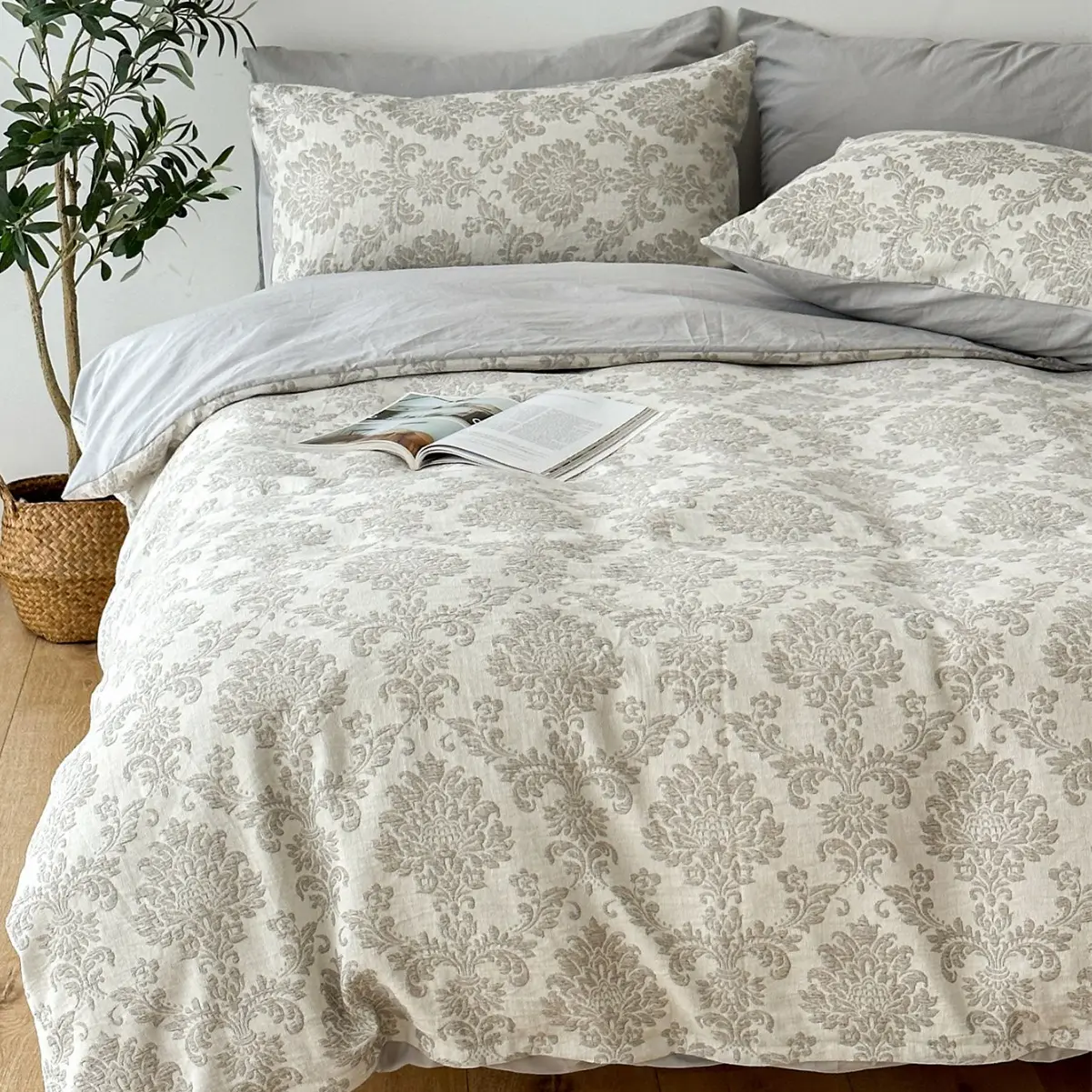 Manufacturer's hot selling cotton jacquard gauze three-piece set sheet quilt cover quilt bedding