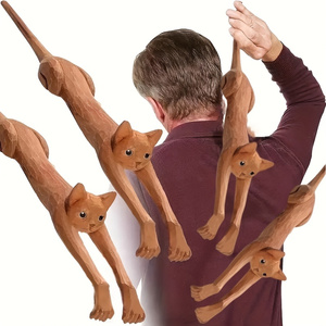 Eco-Friendly De Madeira Gato Em Forma De Volta <span class=keywords><strong>Scratcher</strong></span> Longo Punho Bonito Design Massageador Scratch Stick para Home Office Madeira Artesanato Presente - Product Image 6