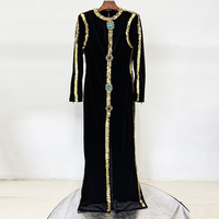 Caftan marocain en velours noir avec bordure de sequins dorés, broche ornée de pierres, robe longue abaya arabe, robe de soirée élégante royale maxi