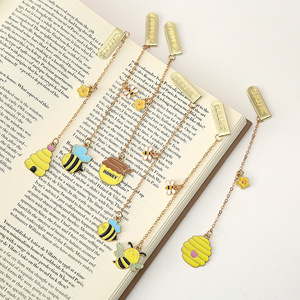 Marcapáginas de Metal Grabado con Láser Ecológico Diansong Creative Little Bee, Clips para Páginas con Diseño de Dibujos Animados Culturales, Pequeño Colgante de Regalo - Product Image 3