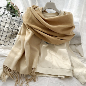 Écharpe longue pour <span class=keywords><strong>femme</strong></span> populaire sur <span class=keywords><strong>Amazon</strong></span>, double face, deux couleurs, épaisse, imitation cachemire uni, pour le printemps, commande commerciale - Product Image 6
