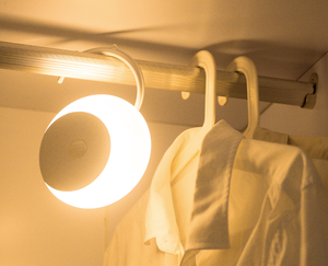 Veilleuse <span class=keywords><strong>LED</strong></span> sans fil moderne à détecteur de mouvement, intensité réglable, rechargeable par USB, sans câblage nécessaire pour chambre, escaliers et placard - Product Image 4