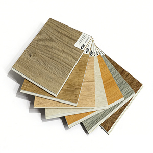 Revêtement <span class=keywords><strong>de</strong></span> <span class=keywords><strong>sol</strong></span> intérieur en vinyle SPC 7 mm beige gris <span class=keywords><strong>imitation</strong></span> <span class=keywords><strong>bois</strong></span>, système <span class=keywords><strong>de</strong></span> pose par clipsage - Imperméable et écologique - Product Image 1