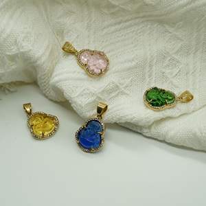 Collier pendentif Bouddha <span class=keywords><strong>en</strong></span> pierres précieuses multicolores, collection Serene Elegance Peaceful Jewelry pour une vie pleine de conscience - Product Image 2