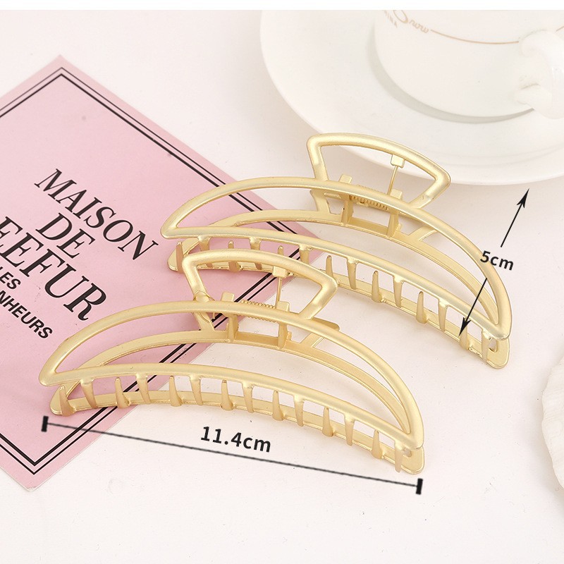 Barrette à cheveux en métal - style or mat 3