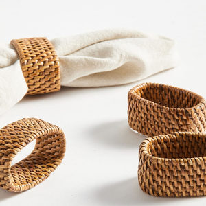 Anneaux de serviette en rotin faits à la main de style bohème, matériau naturel, porte-serviettes en osier tissé à la main pour une décoration de table élégante - Product Image 1