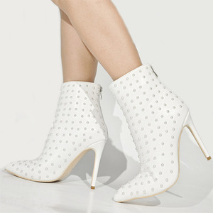 Styles de mariage femmes talons fins bottes courtes grande taille 47 <span class=keywords><strong>perles</strong></span> complètes chaussures à glissière au dos coupe large cheville chaussons blancs - Product Image 5