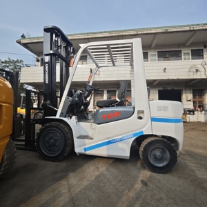 Original Japan Used TCM FD35 3.5 Ton Diesel <b>Forklift</b> with Hydraulic Side Shifter and Two Stage Mast - Product Image 5