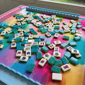 Ensemble de mahjong américain gravé de qualité supérieure avec un design arc-en-ciel des années <span class=keywords><strong>90</strong></span> pour un cadeau de collectionneur, 160 pièces - Product Image 3