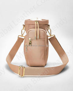 حقيبة حاملة لزجاجات المياه عالية الجودة مخصصة حقيبة نايلون متقاطعة مع الجسم حقيبة زجاجة ماء خفيفة الوزن مع حزام كتف للخارج - Product Image 3