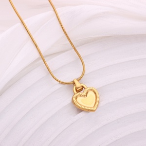 Collar de Acero Inoxidable de Alta Calidad con Corazón Chapado en Oro, Joyería de Moda con Circonita para Regalos al por Mayor - Product Image 5