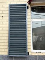 Persiana Exterior de Aluminio Estilo Colonial, Color Negro, en Tamaño Personalizado