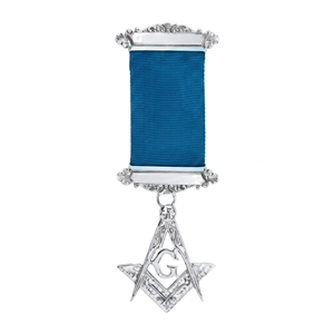 Bijou de poitrine en argent irlandais - Product Image 1