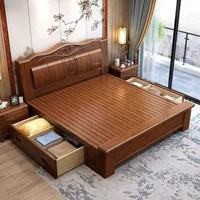 Lit double moderne de luxe nordique en bois massif avec sommier robuste et cadre sculpté en chêne, idéal pour chambre parentale, respectueux de l'environnement