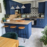 Cuisine complète PRIMA avec îlot, design personnalisé, étanche, pour maison familiale