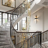 Escalier en colimaçon d'intérieur de luxe haut de gamme personnalisé Design moderne Escaliers incurvés en métal en fer forgé avec garde-corps en verre pour villas