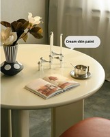 Nordique petit salon familial Table basse ronde en bois balcon Restaurant café Table à manger en bois massif