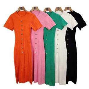 Robe longue décontractée en maille naturelle unie à manches courtes et coupe ajustée pour femme, modèle I-0619, collection été haut de gamme - Product Image 1