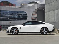 2025 Xpeng P7 702 <strong>Max</strong> Pure Electric Sedan Nebula White 702km CLTC EV Range Mid-large EV Car for Export