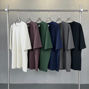 เสื้อยืดคอกลมสำหรับผู้ชายเสื้อยืดแบบผ่าสำหรับผู้ชายดีไซน์ใหม่ - Product Image 1