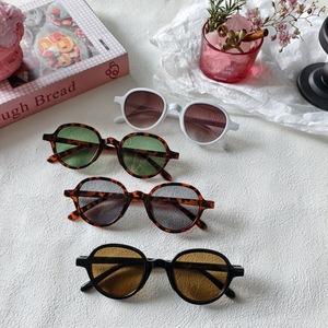 Gafas de sol ovaladas con montura completa, lentes degradadas de caparazón de tortuga, 100% protección UV, protección solar unisex para adultos - Product Image 3