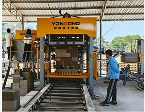 Machine à blocs <span class=keywords><strong>de</strong></span> béton automatique YD1200, machine à fabriquer des blocs creux, machine <span class=keywords><strong>de</strong></span> production <span class=keywords><strong>de</strong></span> briques en ciment - Product Image 3