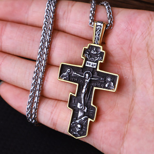 Collar religioso de acero inoxidable cristiano ortodoxo de producción OEM crucifijo chapado en oro Cruz de Jesús para regalo o fiesta - Product Image 5