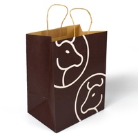 Sacs cadeaux en papier kraft personnalisés en gros, sacs shopping en papier kraft brun imprimés avec logo personnalisé pour l'emballage de cadeaux de détail