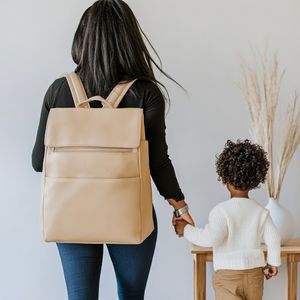 Mochila portátil de cuero <span class=keywords><strong>Beige</strong></span> Fabricante Bolso de madre personalizado Mochila de pañales de cuero genuino de alta calidad con cubierta de solapa - Product Image 6