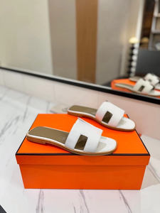 Nouvelles Chaussures de Luxe de Créateur de Qualité Supérieure 2026 – Chaussures Plates Tendance pour l'Été, Antidérapantes, Décontractées, pour la Maison et l'Extérieur, en Matière Souple - Product Image 4