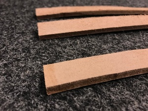 Sangle en cuir noir véritable, souple et résistante, en cuir plat, idéale pour la <span class=keywords><strong>réparation</strong></span> et le bricolage du cuir, rouleau de cuir - Product Image 3