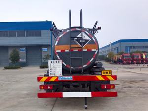 Camión Cisterna para Materiales Peligrosos SHACMAN F3000 6x4 Diésel, Emisión Euro 3, 8000 kg de Peso Bruto Vehicular - Product Image 5