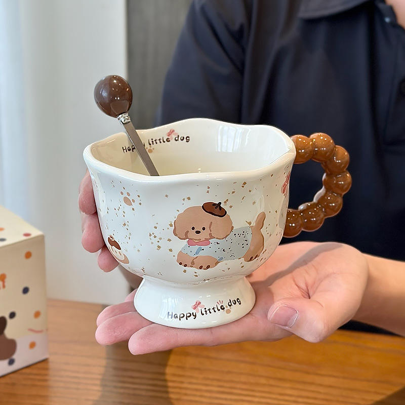 ถ้วยและช้อนสีฟ้า