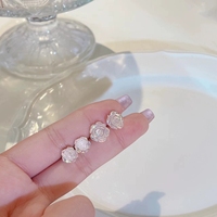 0411 S925 Sterling Silber Blumen-Ohrstecker für Damen Neues Kleinserien-Design Einfache und Leicht Luxuriöse Rosen-Ohrringe