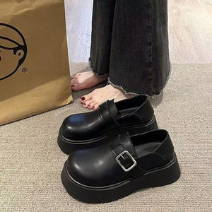 2025 primavera Retro Negro estilo británico zapatos planos de cuero pequeños para mujer zapatos individuales versátiles con fondo grueso nueva colección - Product Image 2