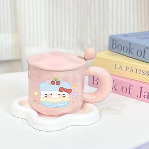 แก้วเซรามิคลายเค้กเฮลโลคิตตี้ น่ารัก สร้างสรรค์ ฝาปิด ใช้กับเครื่องล้างจานได้ คุณภาพดี เหมาะสำหรับเด็กผู้หญิง ใช้ในบ้านหรือที่ทำงาน - Product Image 3