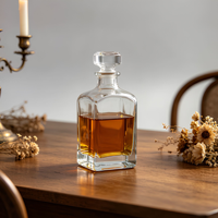 Bouteille en verre vide de luxe personnalisée, design carré, 500 ml, 700 ml, 750 ml, bouteille en verre transparente plate pour spiritueux, boissons, whisky, carafe
