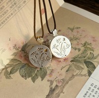 Nouvelle Chaîne de Jardin de Fleurs Argentée, Collier Long Traditionnel Chinois en Émail Motif Fleur de Prunier, Accessoire Pendentif pour Femme, Pull