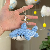 Jouets marins mignons faits à la main, mini-animaux marins tricotés, poupée requin au crochet, design anime, porte-clés portable léger