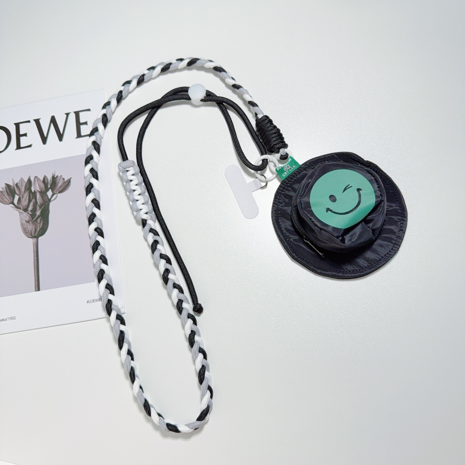 [Black and White Inverted] Coin Purse + Hanging Film