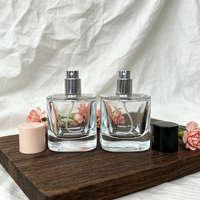 Flacon de parfum carré de haute qualité de 50 ml, flacon de parfum vide en verre avec couvercle noir