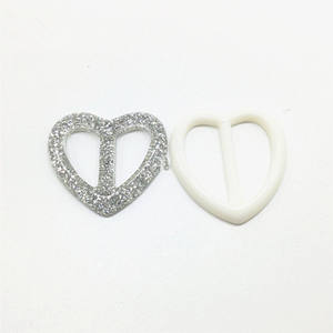 Stock de fábrica directo blanco personalizado en forma de corazón ajustable resina liberación hebilla al por mayor día <span class=keywords><strong>palabra</strong></span> hebilla - Product Image 2