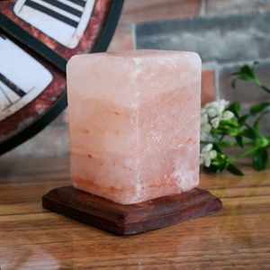 Lámpara de sal del Himalaya con USB para decoración del hogar, luz nocturna mejorada con cambio de 7 colores, lámpara de roca de sal, cristal Natural, lámpara de sal rosa - Product Image 1