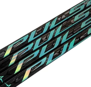 <span class=keywords><strong>Palo</strong></span> <span class=keywords><strong>de</strong></span> <span class=keywords><strong>hockey</strong></span> sobre hielo Exploding Pulse <span class=keywords><strong>de</strong></span> fibra <span class=keywords><strong>de</strong></span> <span class=keywords><strong>carbono</strong></span> para jóvenes y adultos, para toda la comunidad del <span class=keywords><strong>hockey</strong></span>, ¿es solo Graffiti 10 Pro? - Product Image 1