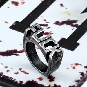 Anillo Ancho Personalizado Yunnique de Acero Inoxidable 316L, Estilo Punk, con Texturas Contrastantes, Estética Masculina Oscura, Retro y Elegante - Product Image 3