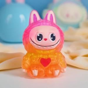 Jouet anti-stress souple Labubu, un succès viral en ligne - petite poupée en peluche créative Labubu, vente en gros directe d'usine. - Product Image 3