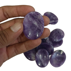 Vente en gros de pierres de palmier en cristal de Lepidolite violette polie de 45 mm pour Noël - Product Image 1