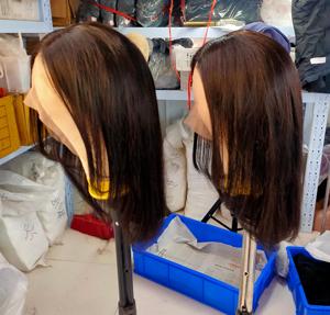 วิกผมตรงลูกไม้ด้าน<span class=keywords><strong>หน้า</strong></span>แบบชาวบราซิล<span class=keywords><strong>ผม</strong></span>มนุษย์แบบเป็นชั้นทรงผีเสื้อวิก<span class=keywords><strong>ผม</strong></span>ด้าน<span class=keywords><strong>หน้า</strong></span>แบบสมจริงขนาด13x4 - Product Image 2