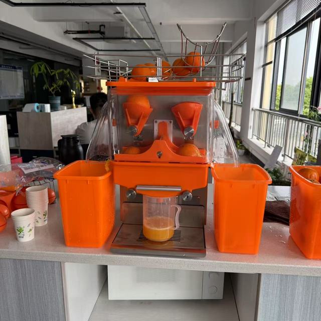 Cold Press Stainless Steel Citrus Orange Juice Machine with 10 Oranges/Min Output
