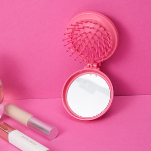 MINISO <span class=keywords><strong>Barbie</strong></span> Series, peine <span class=keywords><strong>de</strong></span> espejo <span class=keywords><strong>de</strong></span> bolsillo plegable portátil, lindo cepillo <span class=keywords><strong>de</strong></span> paleta <span class=keywords><strong>de</strong></span> espejo <span class=keywords><strong>de</strong></span> bolsillo plegable personalizado dos en uno - Product Image 1